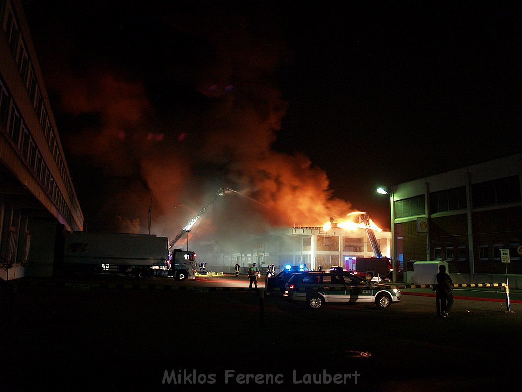 Grossbrand Halle auf dem Grossmarkt Koeln P496.JPG